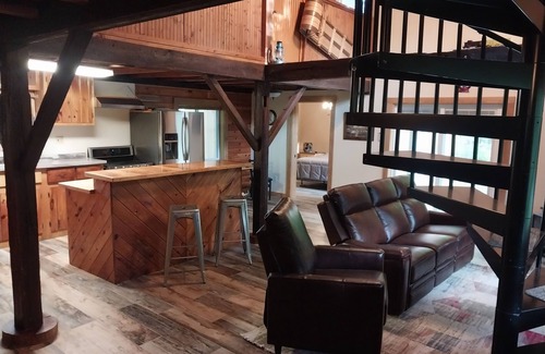 Watkins Glen Cabin | Cozy Cabin Retreat Near Watkins Glen State Park & Wine Trail