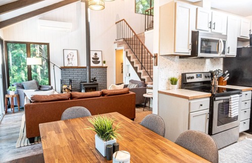 Sudden Valley House | Inviting Cabin in the Woods with Lake Views & PNW Vibes