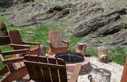 Hill City Cabin | Ideal Cabin for SXS Riders Near Mt Rushmore & More