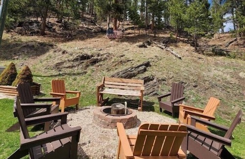 Hill City Cabin | Ideal Cabin for SXS Riders Near Mt Rushmore & More