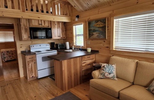 Core Creek Cabin | Fishermen's Paradise: Pet-Friendly Retreat Near Beaufort, NC