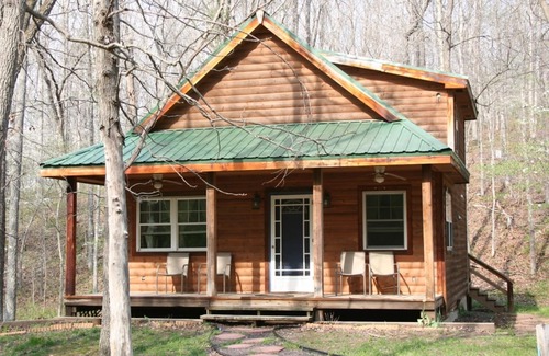 St. James Cabin | Cozy Cabin Retreat by Meramec River with Family Amenities