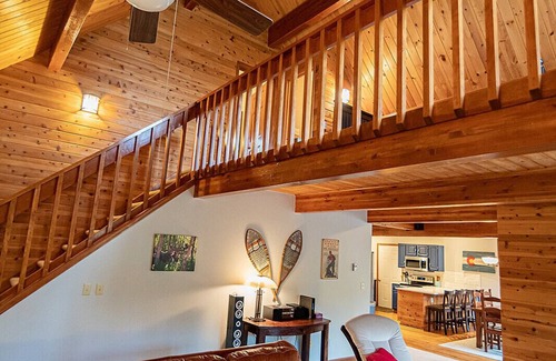 Fraser House | Secluded Cabin in the Woods, Pet Friendly & Family Ready