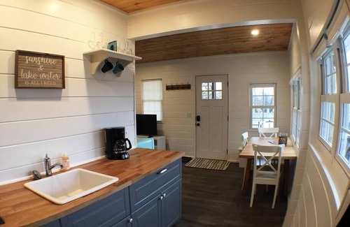 Osage Beach Cabin | Scenic Cabin No. 4 at The Old Swiss Village - Lake Views!