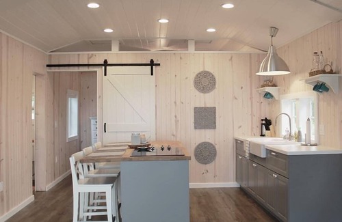 Osage Beach Cabin | Lakefront Cabin No. 7 at The Old Swiss Village - Guest Rated 9.8