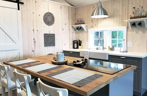 Osage Beach Cabin | Lakefront Cabin No. 7 at The Old Swiss Village - Guest Rated 9.8