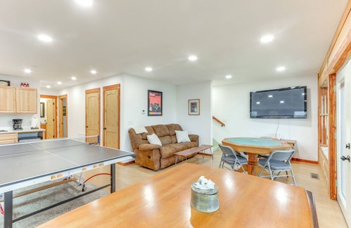 Rogers Cabin | Cabin on Beaver Lake w/Views & Furnished Deck!