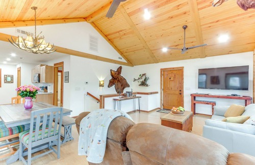 Rogers Cabin | Cabin on Beaver Lake w/Views & Furnished Deck!