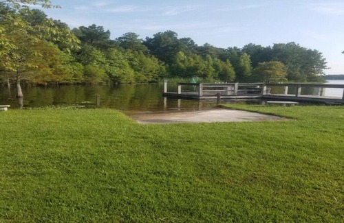 Russellville House | Lake Moultrie Cabin with Private Boat Ramp & Incredible Views
