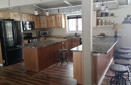 Galt Cabin | Relaxing Cabin on Private Lake with Beach and Spa Amenities