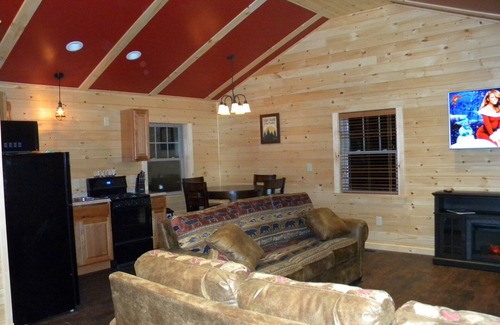 West Stewartstown Cabin | Ideal Cabin on Snowmobile Trail for an Unforgettable Getaway