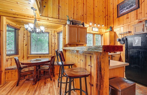 Blue Eye Cabin | Escape to Table Rock Lake: Hot Tub & Fire Pit Retreat