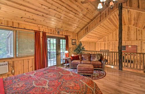Blue Eye House | Cozy Cabin on Table Rock Lake with Hot Tub & Fire Pit