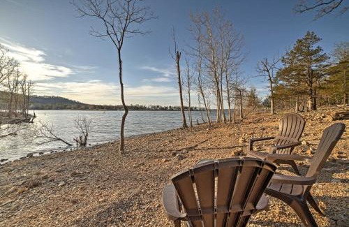 Blue Eye House | Cozy Cabin on Table Rock Lake with Hot Tub & Fire Pit