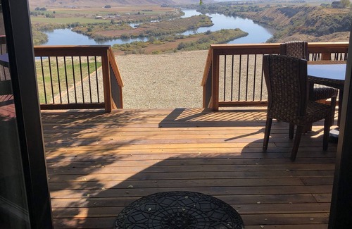 Marsing Cabin | Idyllic Cabin on the Cliff by the Snake River - 10/10 Rated
