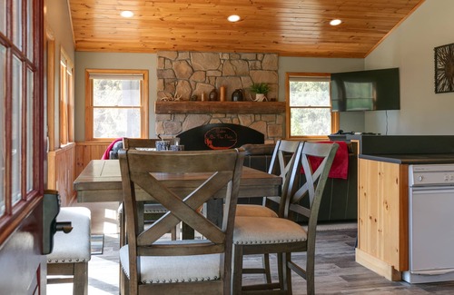 Gaines House | Beautiful Cabin on the Flats: Ocean View in Prime Location!