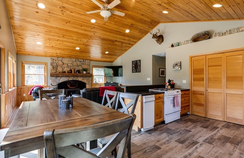 Gaines House | Beautiful Cabin on the Flats: Ocean View in Prime Location!