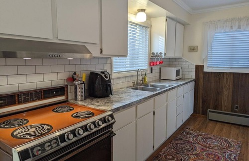 Atlanta Cottage | Inviting Cabin on the Lake with Ocean Views and Pet Friendly
