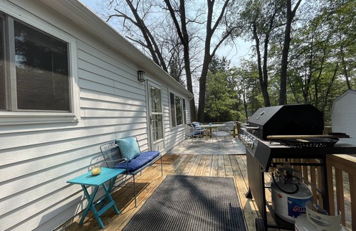 Atlanta Cottage | Inviting Cabin on the Lake with Ocean Views and Pet Friendly
