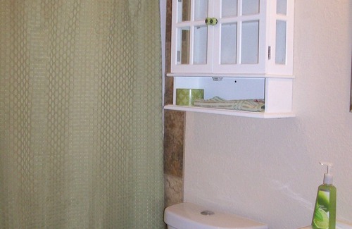 Drake Resort | Cozy Cabin by the River with Private Balcony & Hot Tub