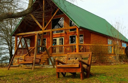 Glenwood Cabin | Scenic Dreamcatcher Cabin by Caddo River - Guest Rated 9.8