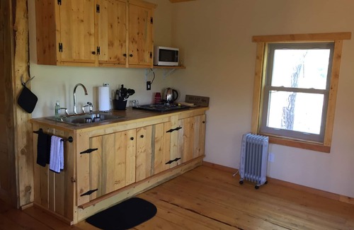 Dubois Cabin | Discover the Cabin on the Wind River - Book Your Escape Today!