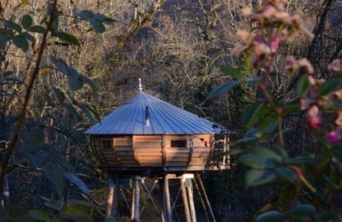 Nans-sous-Sainte-Anne Cabin | Cabin perched near a river, ideal for enjoying nature as a couple