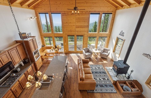 Victor House | Scenic Cabin in the Bitterroots with Kid-Friendly Amenities