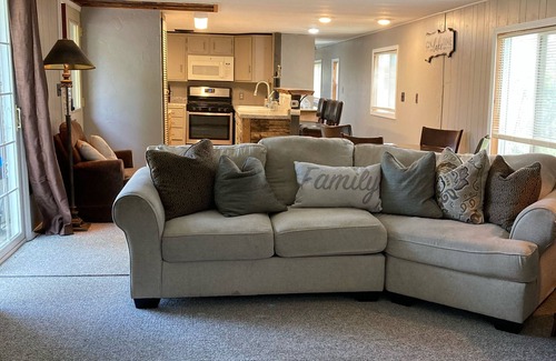 Brazeau House | Pet-Friendly Cabin Retreat with Lake Views on White Potato