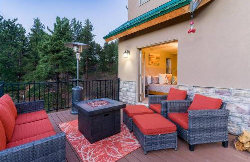 Bailey House | Relaxing Mountain Retreat with Hot Tub and Breathtaking Views