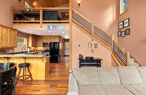 Leavenworth Cabin | Cabin retreat with full deck in Plain, WA