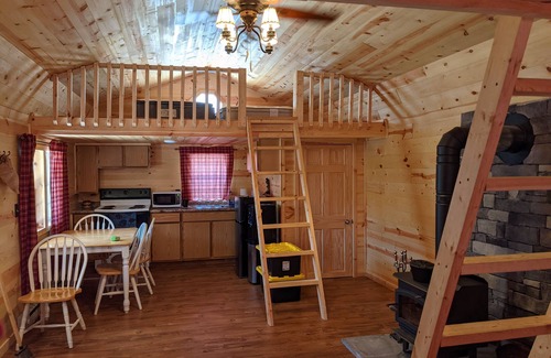 Millfield Cabin | Cozy Cabin Near Wayne National Forest with Great Amenities