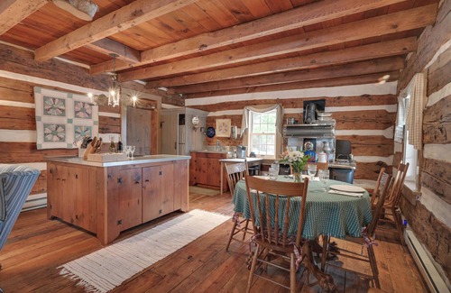 Pine Grove Mills Cabin | Cozy Cabin Retreat ~ 10/10 Rated Near Penn State!