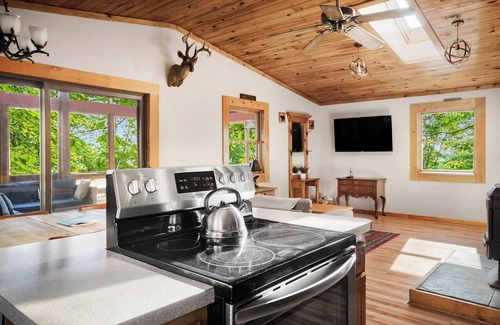 Great Cacapon Cabin | Cozy Cabin with Hot Tub, River Access & WiFi - 9.4/10 Rated