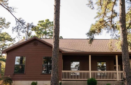 Marshall Cabin | Idyllic Cabin with Private Waterfalls Near Buffalo River