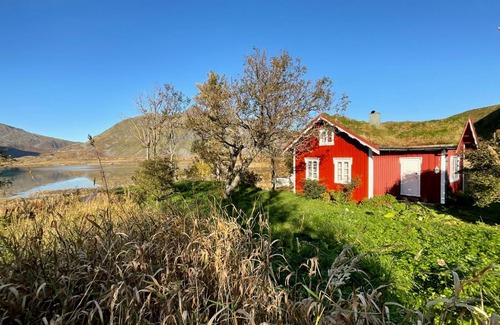 Vestvagøy Ski Chalet | Charming Cabin Retreat in Lofoten - Rated 9.7/10