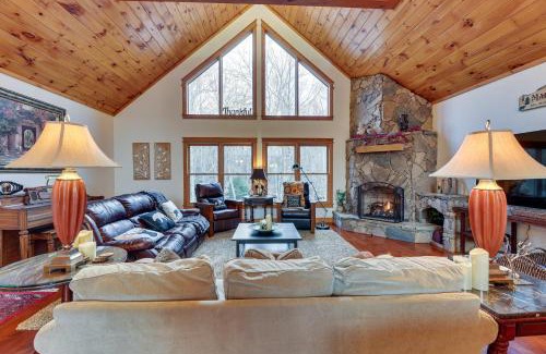 Snowshoe House | Cozy Cabin with Hot Tub Near Snowshoe Mountain Retreat
