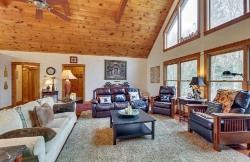 Snowshoe House | Cozy Cabin with Hot Tub Near Snowshoe Mountain Retreat