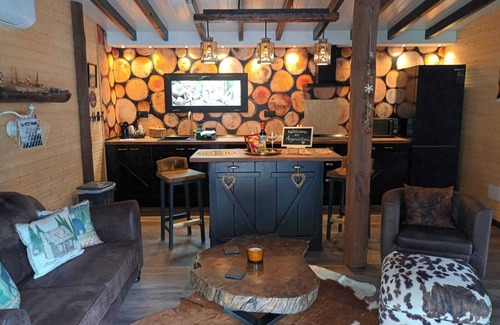 San Bartolome de Tirajana Cabin | Relaxing Cabin with Hot Tub on Private Land Surrounded by Nature