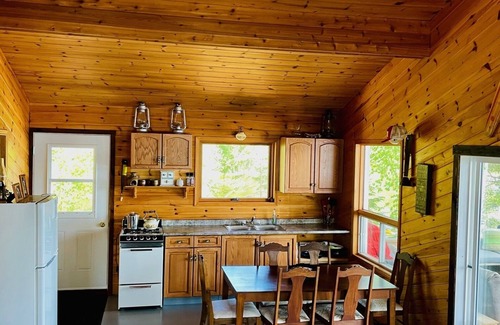 Northern Ontario Cabin | Relaxing Cabin on Lake of the Woods with Screened Deck
