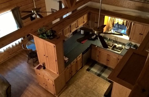 Octavia Cabin | Scenic Cabin with Mountain Views and Pet-Friendly Perks