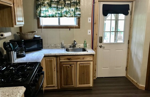 Lenox Cabin | Tranquil Cabin Retreat with Pond on 6 Private Acres
