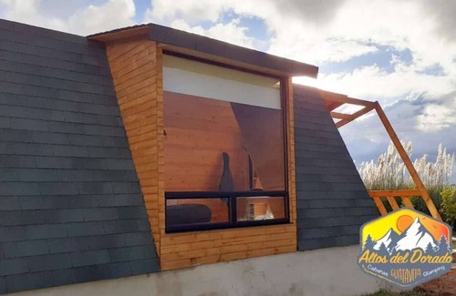 Guatavita Cabin | Scenic Cabin Overlooking Tomine Reservoir and Mountains