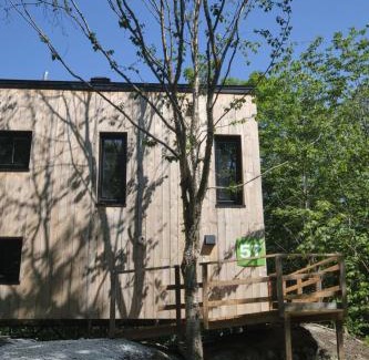 Eastman House | Discover Cabin Zoobox 57: Perfect for Families and Pets