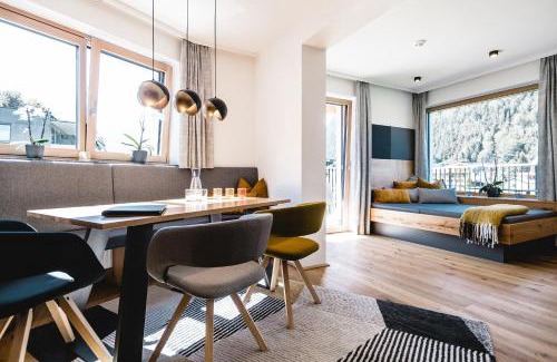 Pertisau Apartment | Elevated Alpine Flair at Cabin8 Apartments with Ocean Views