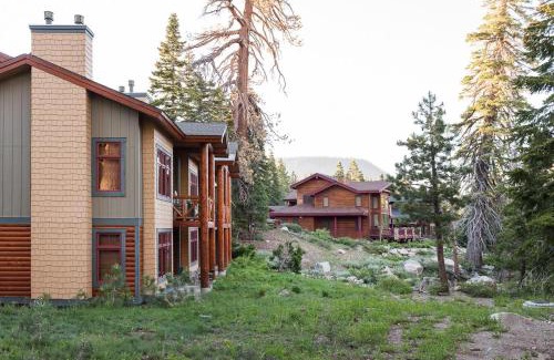 Crooked Pines House | Pet-Friendly Cabins 21: Family Escape with Great Amenities