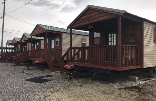 Delacroix Apartment | Delacroix Island Cabins with Dock Access and Pet-Friendly Amenities