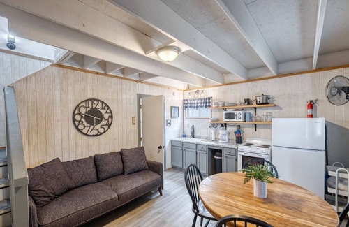 Concan Cabin | Pet-Friendly Retreat at Cabins by the Frio River