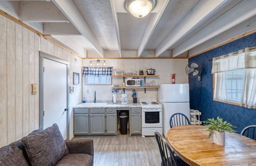 Concan Cabin | Pet-Friendly Retreat at Cabins by the Frio River