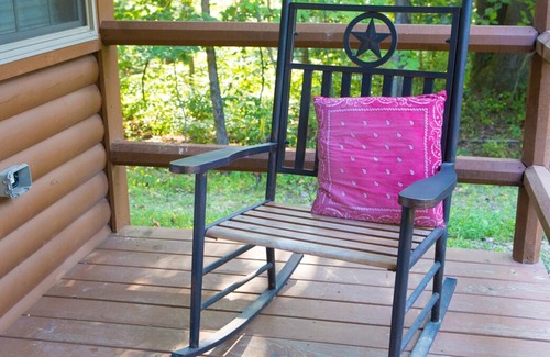 Logan Cabin | Relaxing Retreat at Junebug Cabins in Hocking Hills
